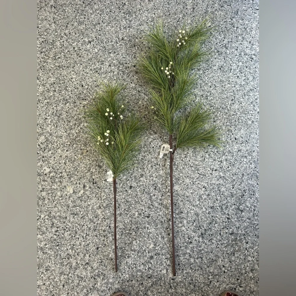 NWT 25” Hearth&Hand Faux Long Pine Needle and Snowberry stems